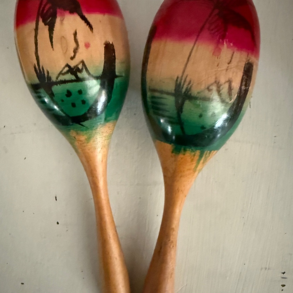 Hand-Painted Wooden Maracas in Pink and Green – Decorative Dining Accent